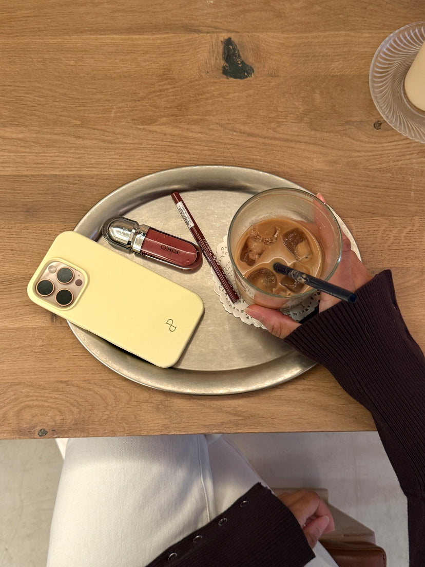 Iphone 16 Pro Cover -  Butter Yellow