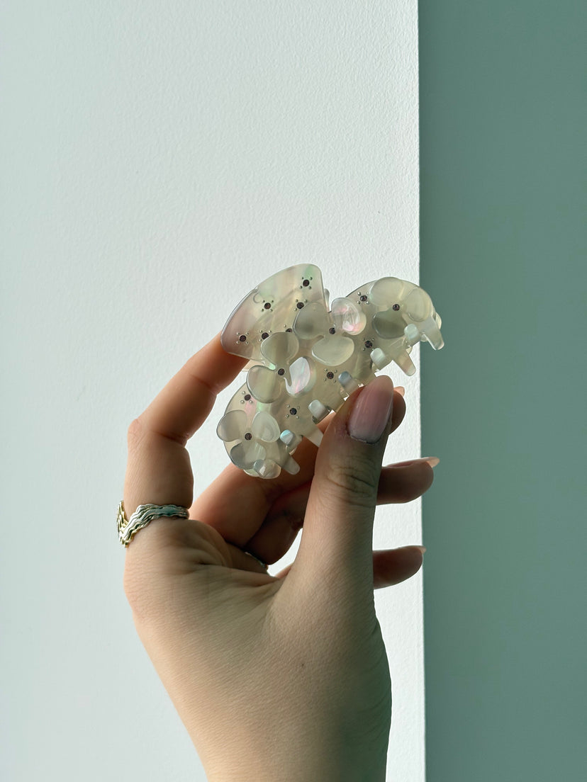 Ellen Flower Hairclip - Beige